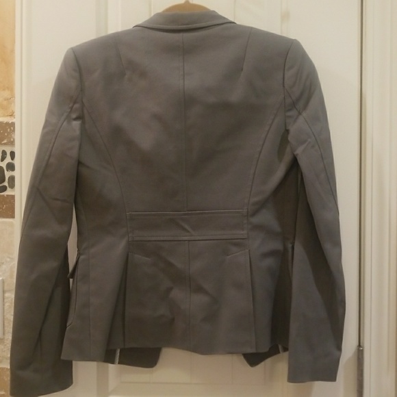 Brand new jacket sz 2 - Picture 2 of 3